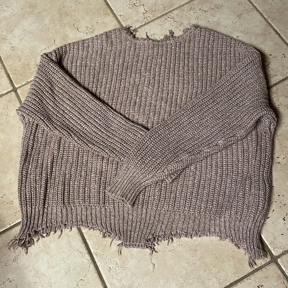 Ragged edged sweater - Picture 3 of 3